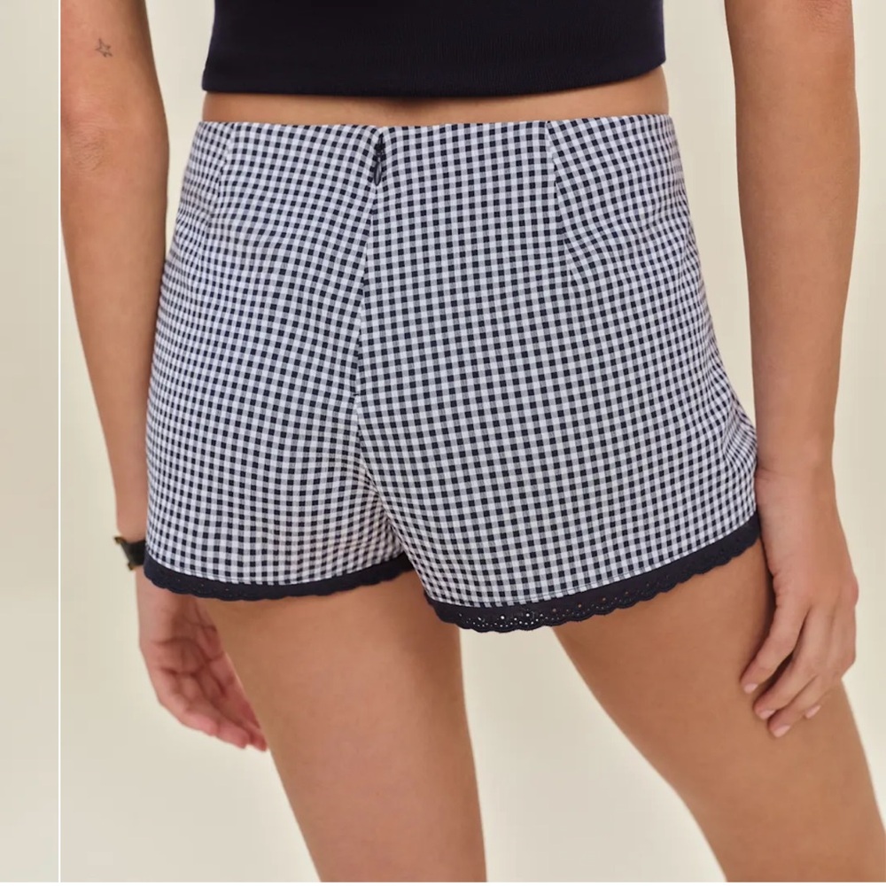 Reformation June Low Rise Short - Picture 7 of 8